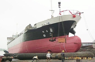 船舶專(zhuān)用上排下水橡膠氣囊,安全可靠、節(jié)約成本、操作簡(jiǎn)單