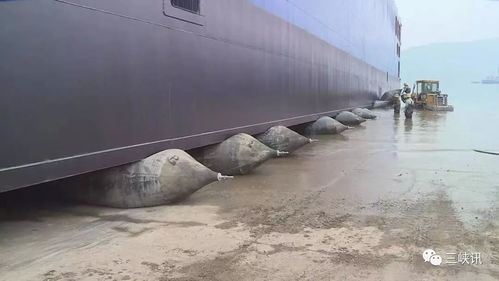 多圖曝光143米“河?！毕滤?，場面霸氣！船舶上排下水氣囊顯神威
